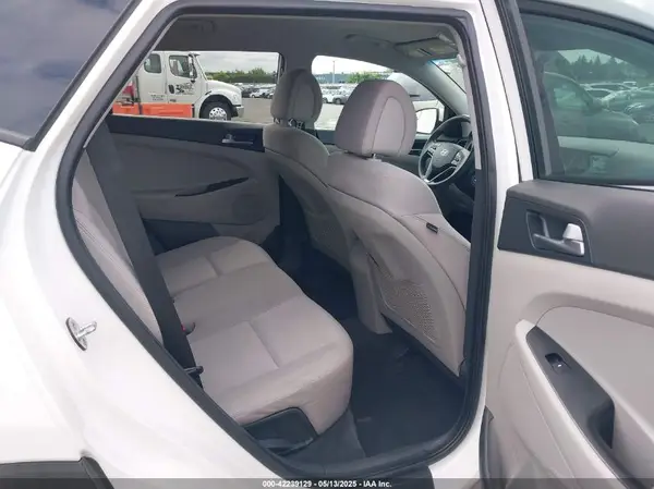 KM8J23A47GU040849 2016 HYUNDAI TUCSON - Image 8