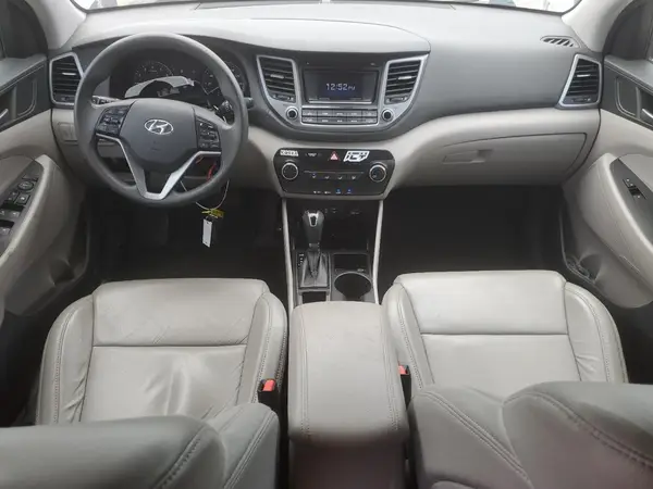 KM8J23A47HU268609 2017 HYUNDAI TUCSON - Image 8