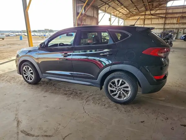 KM8J23A47HU276998 2017 HYUNDAI TUCSON - Image 2