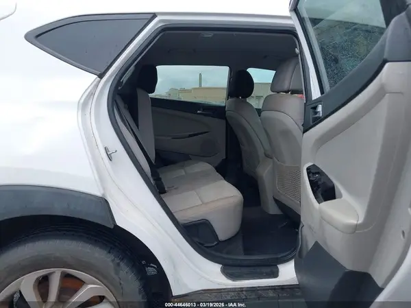 KM8J23A47HU284843 2017 HYUNDAI TUCSON - Image 8