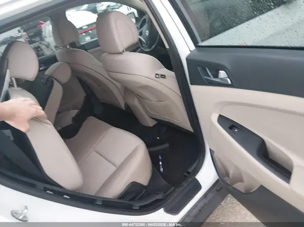 KM8J23A47HU291890 2017 HYUNDAI TUCSON - Image 8