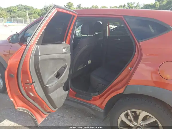 KM8J23A47HU334835 2017 HYUNDAI TUCSON - Image 8