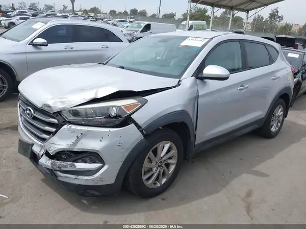 KM8J23A47HU355720 2017 HYUNDAI TUCSON - Image 2
