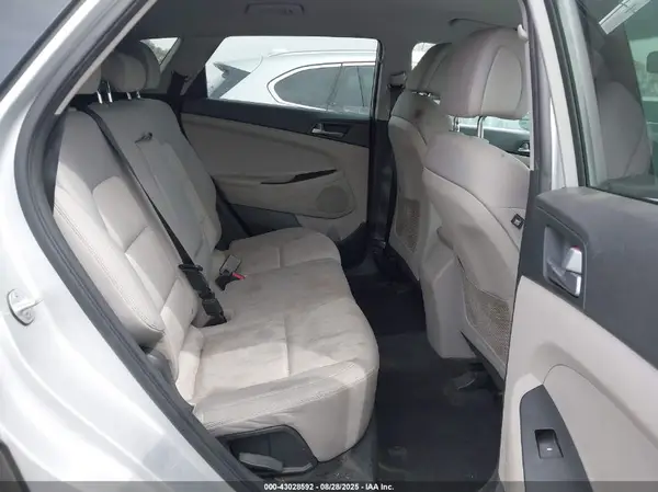 KM8J23A47HU355720 2017 HYUNDAI TUCSON - Image 8