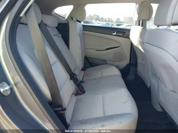KM8J23A47HU393366 2017 HYUNDAI TUCSON - Image 8