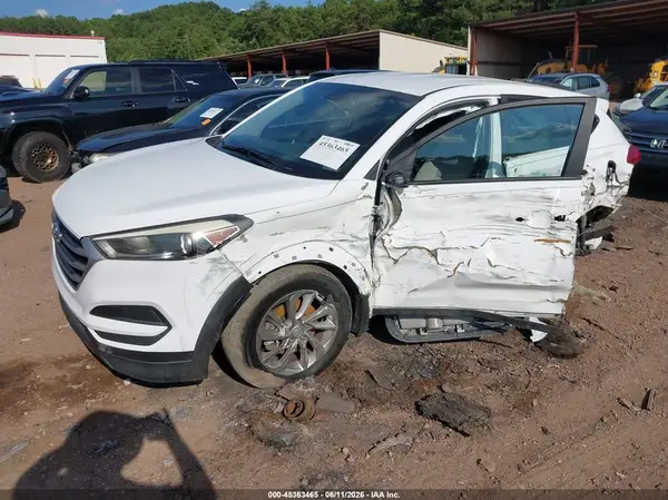 KM8J23A47HU400526 2017 HYUNDAI TUCSON - Image 2