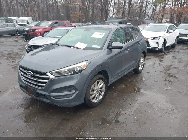 KM8J23A47HU401403 2017 HYUNDAI TUCSON - Image 2