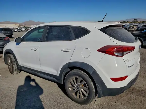 KM8J23A47HU411042 2017 HYUNDAI TUCSON - Image 2