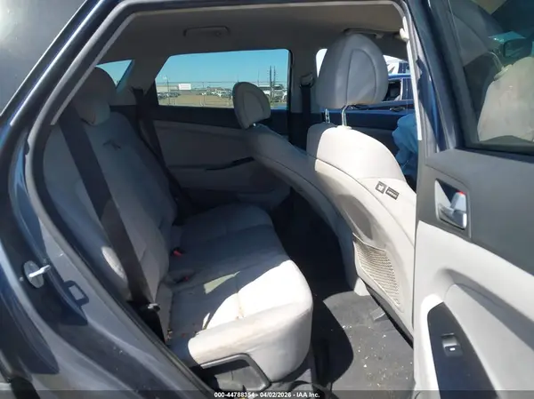 KM8J23A47HU423675 2017 HYUNDAI TUCSON - Image 8