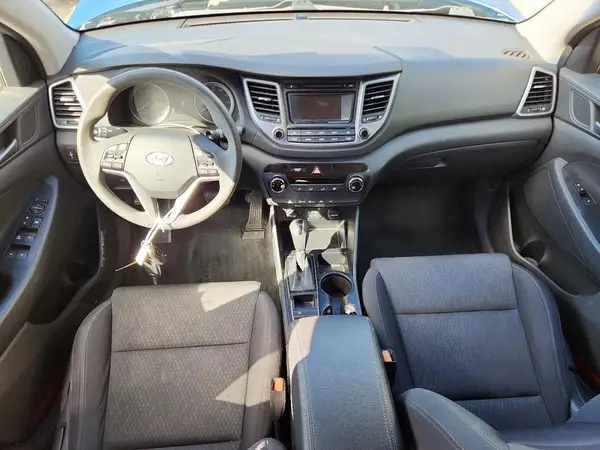 KM8J23A47HU431887 2017 HYUNDAI TUCSON - Image 8