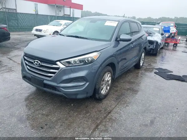 KM8J23A47HU472648 2017 HYUNDAI TUCSON - Image 2