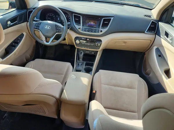 KM8J23A47HU487943 2017 HYUNDAI TUCSON - Image 8