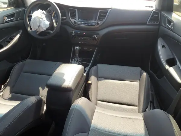 KM8J23A47HU510010 2017 HYUNDAI TUCSON - Image 8
