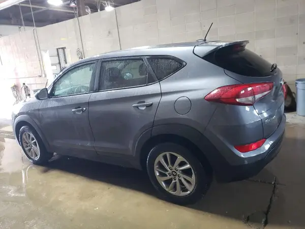KM8J23A47HU537661 2017 HYUNDAI TUCSON - Image 2