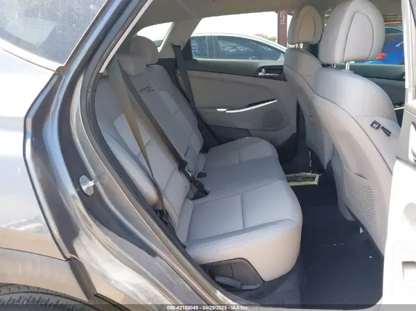 KM8J23A47HU539717 2017 HYUNDAI TUCSON - Image 8