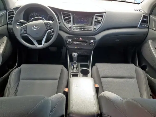KM8J23A47HU569672 2017 HYUNDAI TUCSON - Image 8