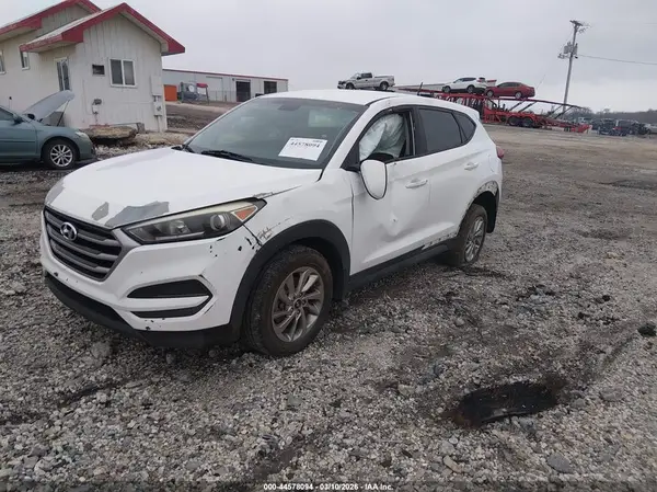 KM8J23A47HU569722 2017 HYUNDAI TUCSON - Image 2