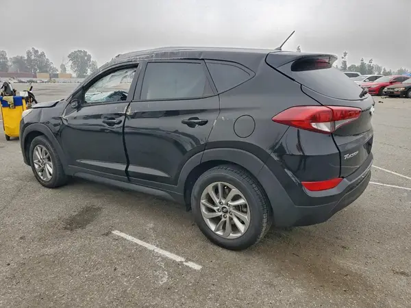 KM8J23A47JU633912 2018 HYUNDAI TUCSON - Image 2