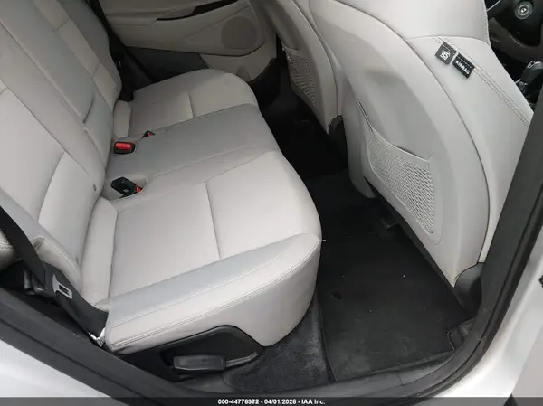 KM8J23A47JU656185 2018 HYUNDAI TUCSON - Image 8