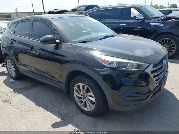 KM8J23A47JU684567 2018 HYUNDAI TUCSON - Image 1