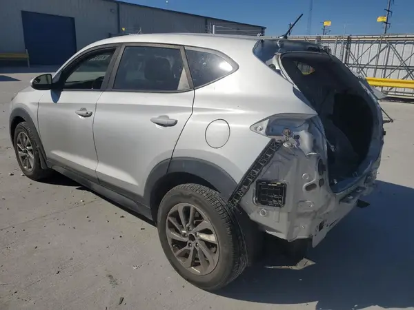 KM8J23A47JU703277 2018 HYUNDAI TUCSON - Image 2