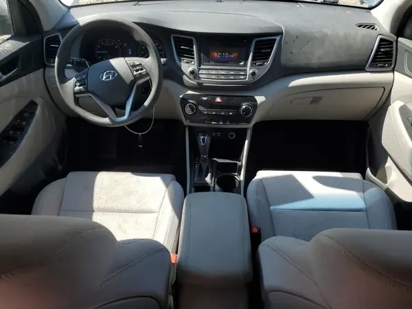 KM8J23A47JU765942 2018 HYUNDAI TUCSON - Image 8