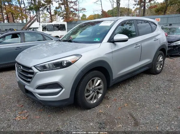 KM8J23A47JU772485 2018 HYUNDAI TUCSON - Image 2