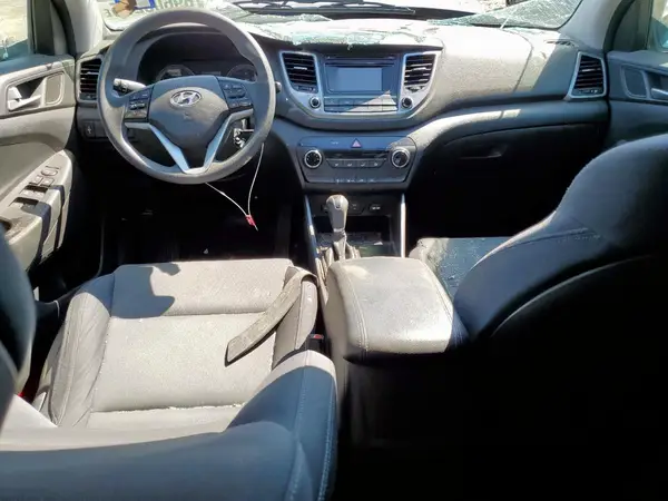 KM8J23A47JU785141 2018 HYUNDAI TUCSON - Image 8