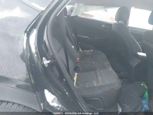 KM8J23A47JU818252 2018 HYUNDAI TUCSON - Image 8