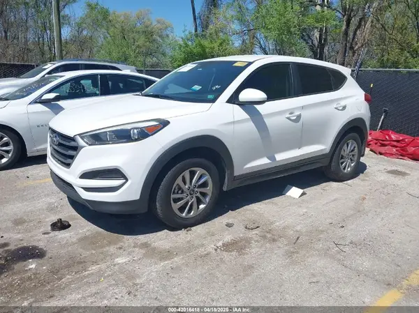 KM8J23A47JU820356 2018 HYUNDAI TUCSON - Image 2