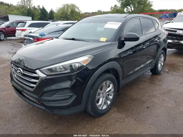 KM8J23A47JU821264 2018 HYUNDAI TUCSON - Image 2