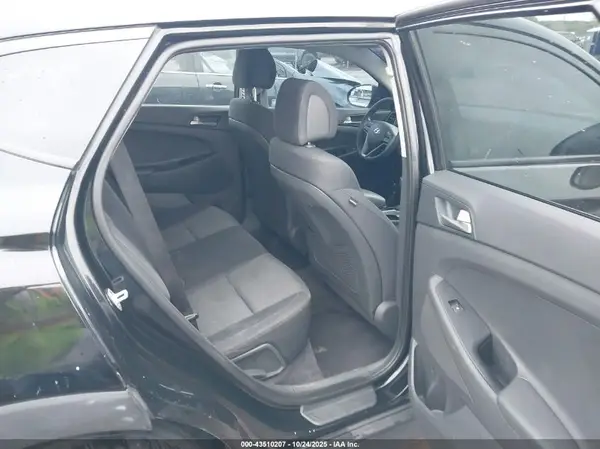 KM8J23A47JU821264 2018 HYUNDAI TUCSON - Image 8