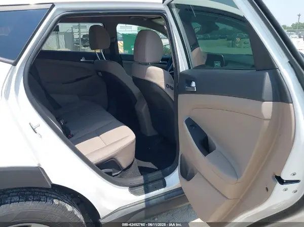 KM8J23A47KU010355 2019 HYUNDAI TUCSON - Image 8