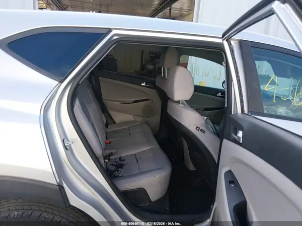 KM8J23A47KU854136 2019 HYUNDAI TUCSON - Image 8
