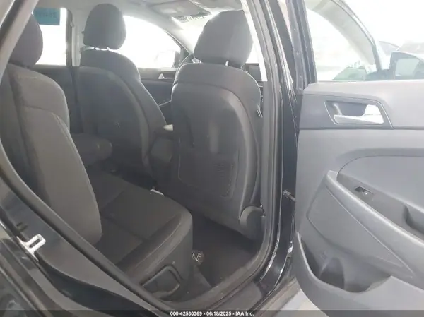 KM8J23A47KU869915 2019 HYUNDAI TUCSON - Image 8