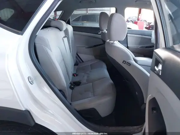 KM8J23A47KU925593 2019 HYUNDAI TUCSON - Image 8