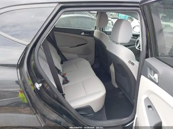 KM8J23A47KU936187 2019 HYUNDAI TUCSON - Image 8