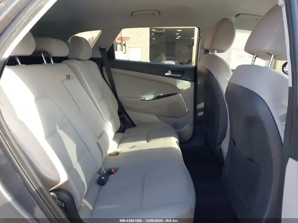 KM8J23A47MU337874 2021 HYUNDAI TUCSON - Image 8