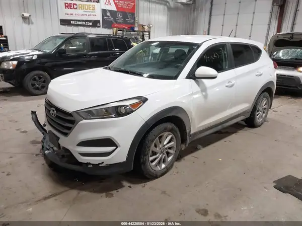 KM8J23A48GU089302 2016 HYUNDAI TUCSON - Image 2
