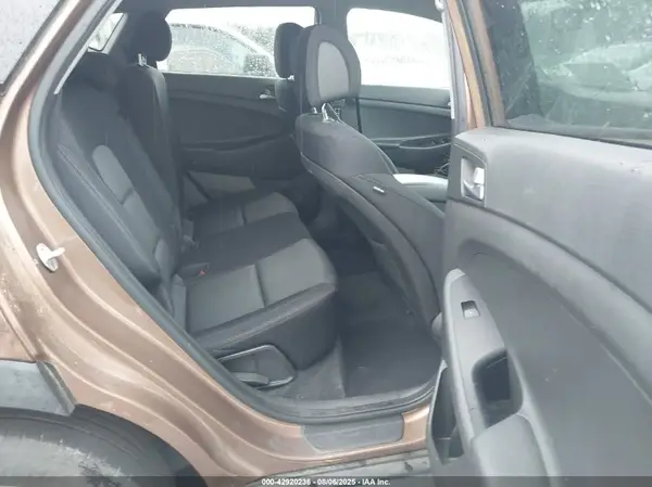 KM8J23A48GU190968 2016 HYUNDAI TUCSON - Image 8