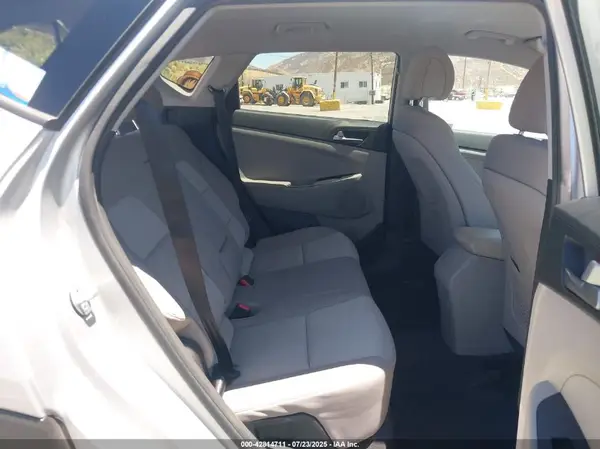 KM8J23A48GU202973 2016 HYUNDAI TUCSON - Image 8