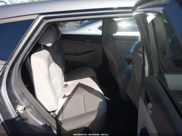 KM8J23A48GU206425 2016 HYUNDAI TUCSON - Image 8