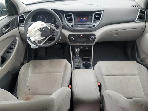 KM8J23A48HU260986 2017 HYUNDAI TUCSON - Image 8