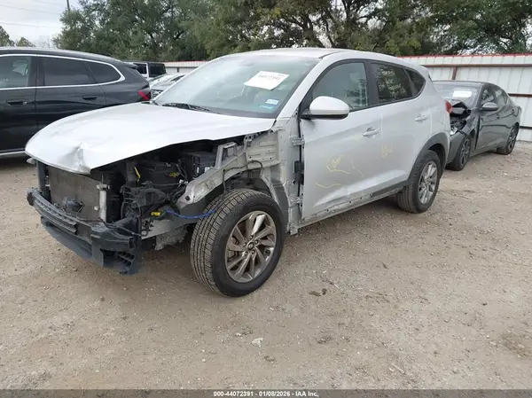 KM8J23A48HU267081 2017 HYUNDAI TUCSON - Image 2