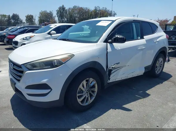 KM8J23A48HU276038 2017 HYUNDAI TUCSON - Image 2