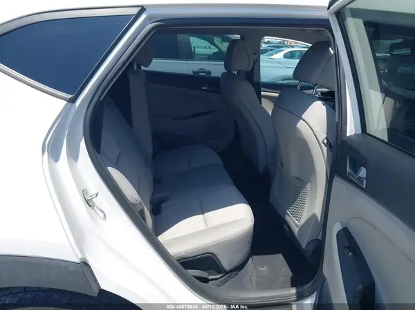 KM8J23A48HU276038 2017 HYUNDAI TUCSON - Image 8