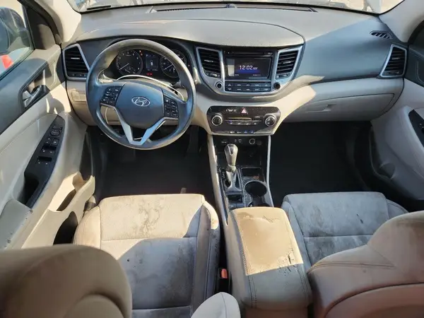 KM8J23A48HU278260 2017 HYUNDAI TUCSON - Image 8