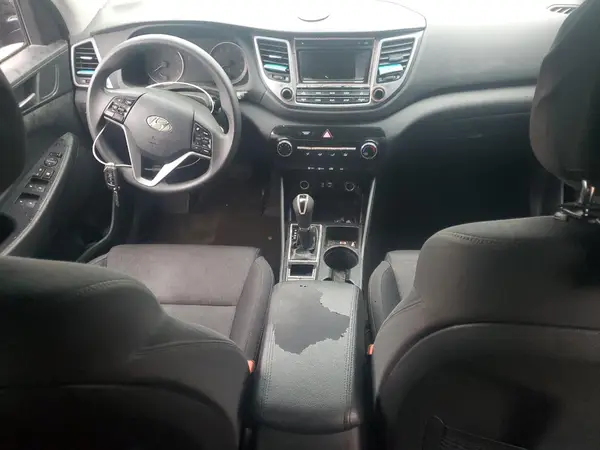 KM8J23A48HU285645 2017 HYUNDAI TUCSON - Image 8