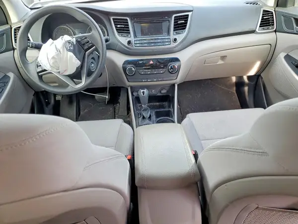 KM8J23A48HU288545 2017 HYUNDAI TUCSON - Image 8