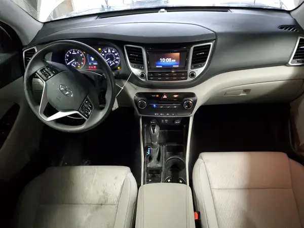 KM8J23A48HU303321 2017 HYUNDAI TUCSON - Image 8